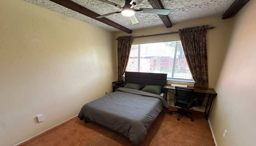 Lambert Guo's room