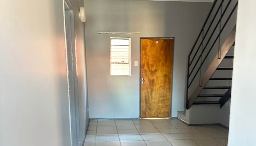 Sisonke's room
