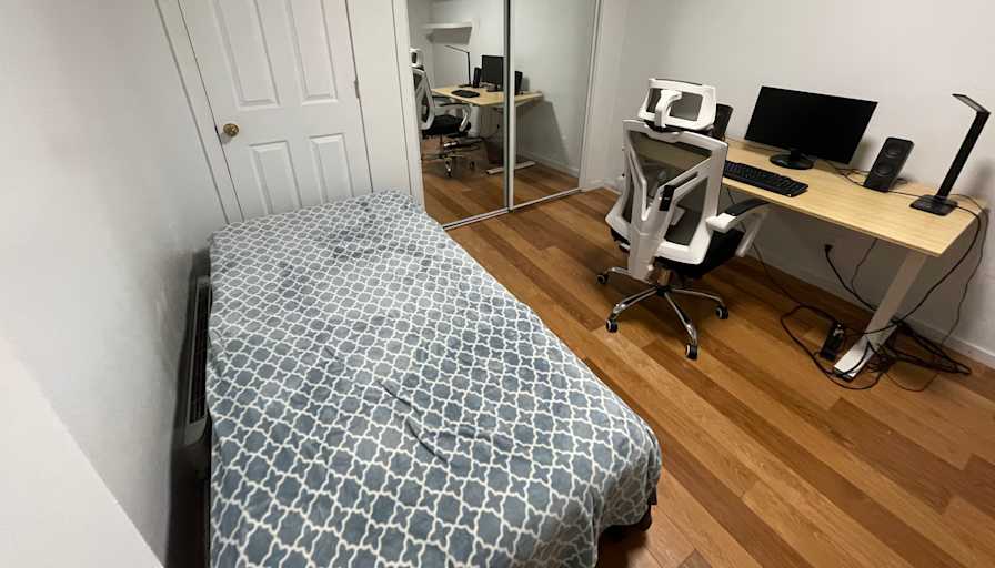Federico's room