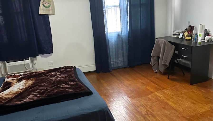 Enrico's room