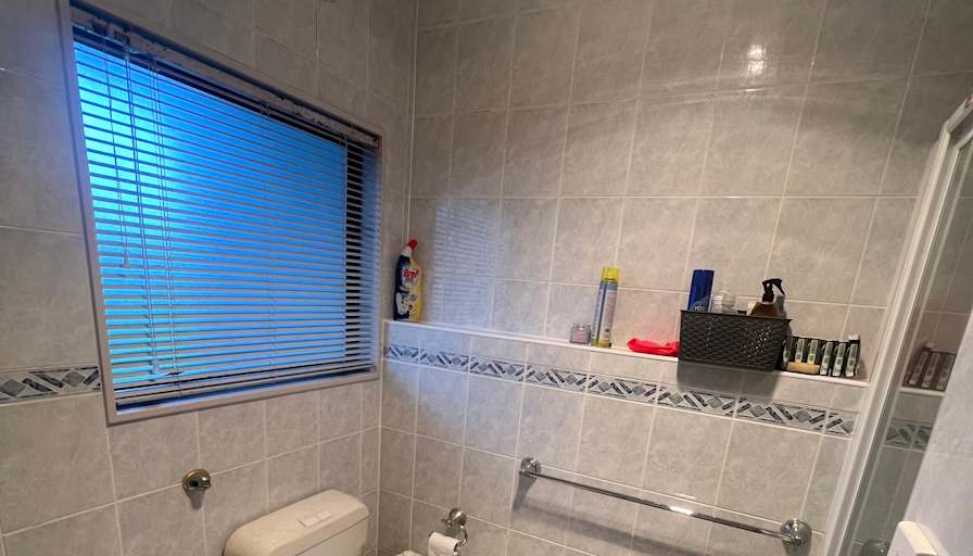Zaara's room