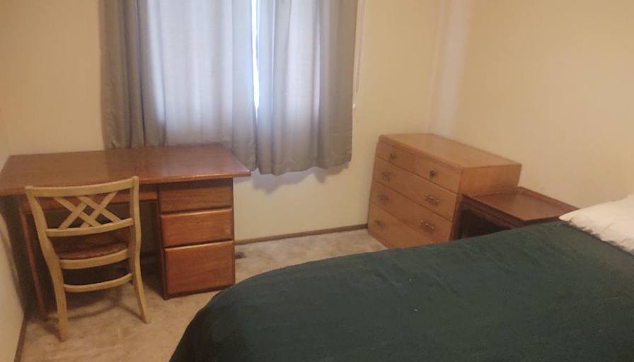 Thomas's room