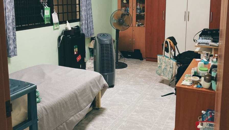 Leon's room