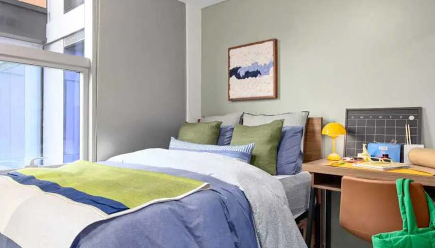 Viraj Kulkarni's room