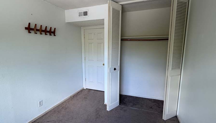 Beth L Hotchkiss's room