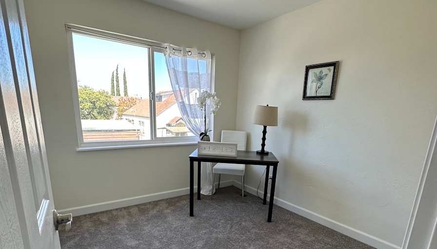 SANJNA's room