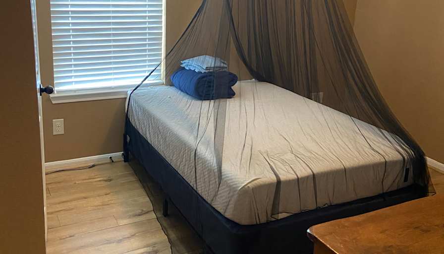 Tom's room