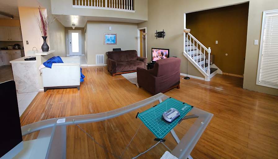 Luis's room