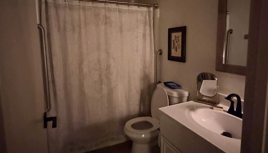 Benyt's room