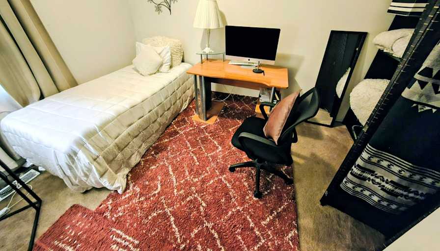 Carmen Rosa Giddings's room