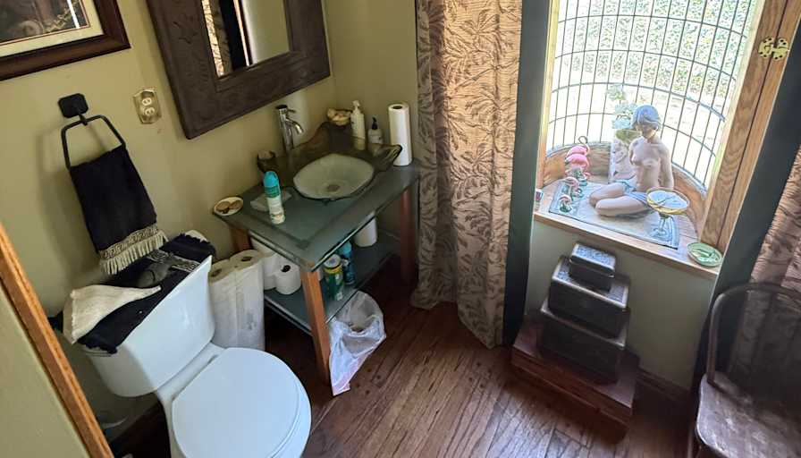 Linda's room