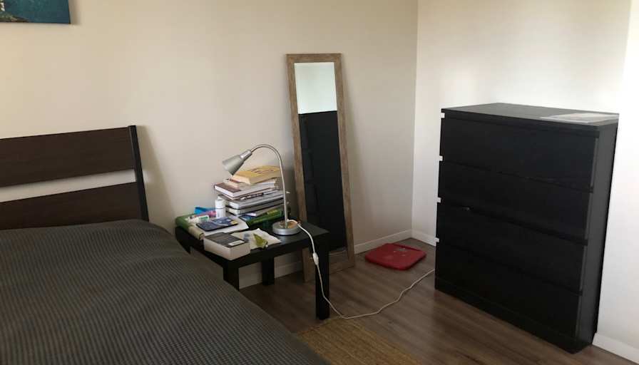 V's room
