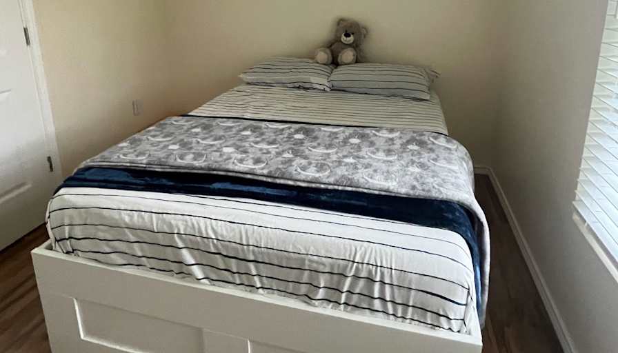 Metzli's room