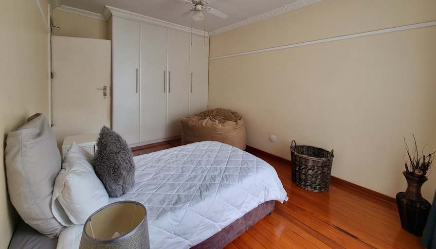 Noninzi's room