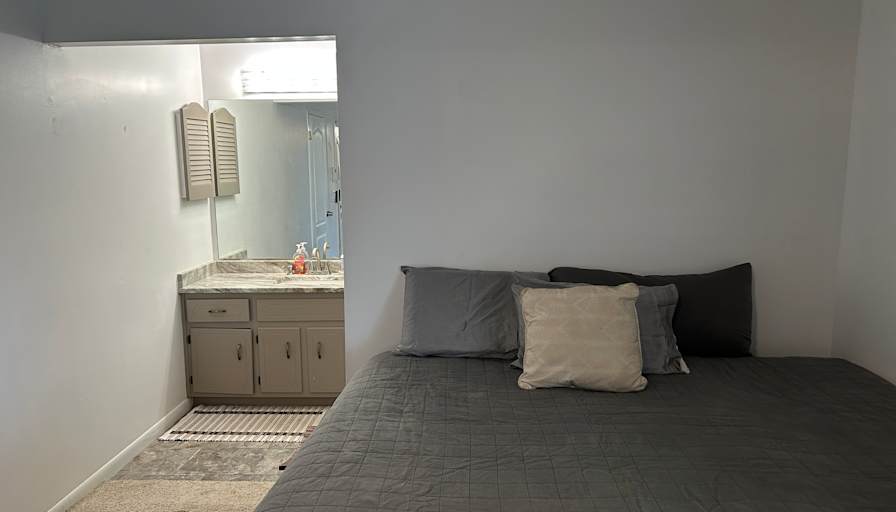 JW Consulting's room