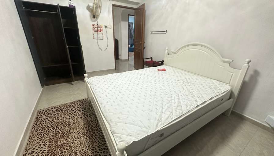 Shidah's room