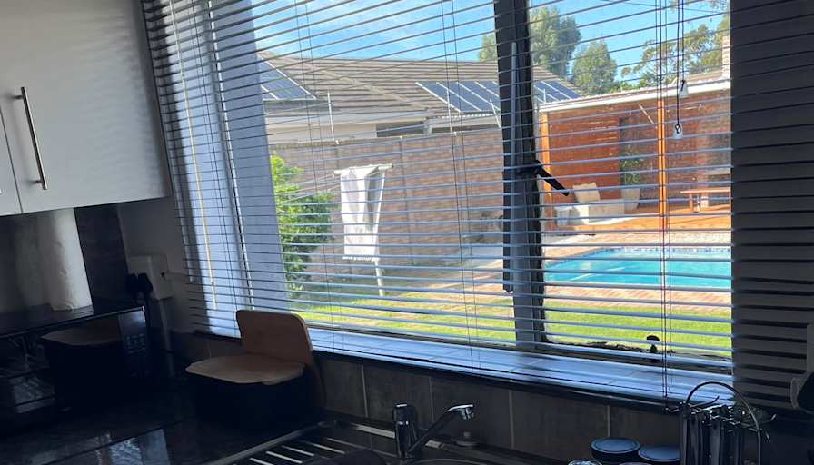 Hlonela's room
