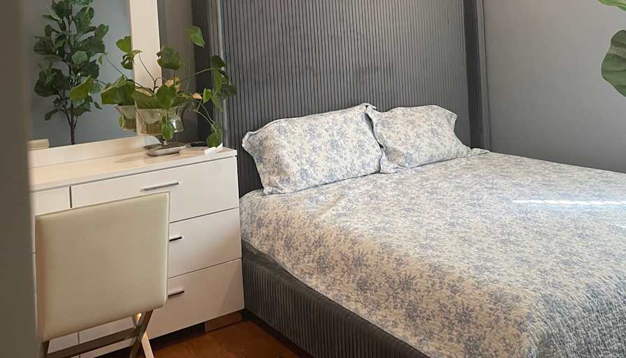 Jo's room