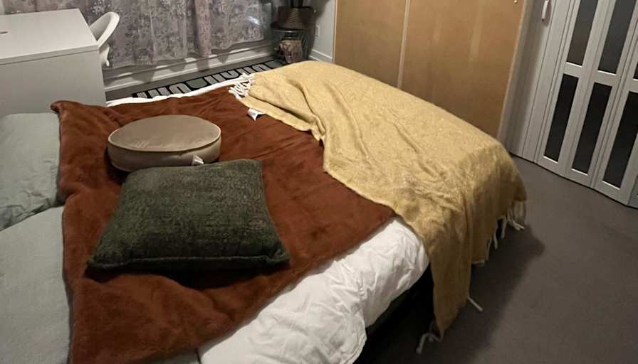 Emre's room