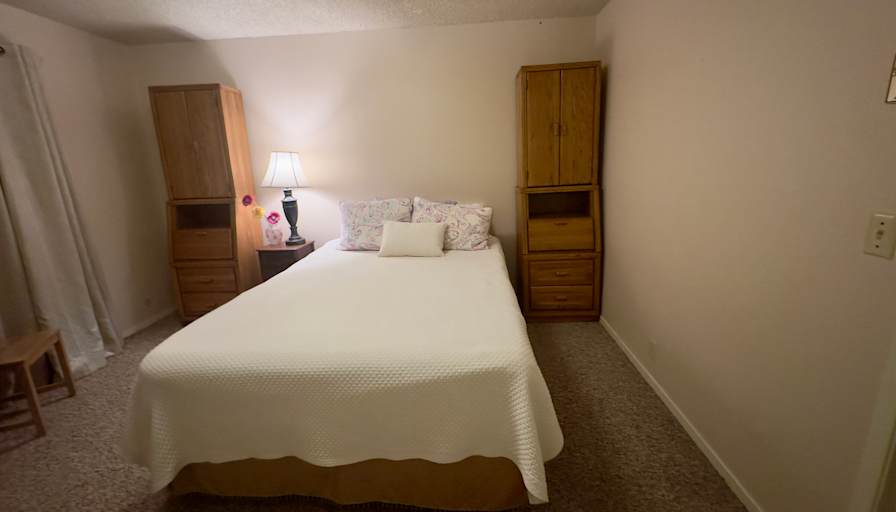 Liz's room