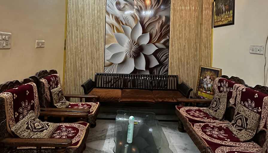 Akshay's room