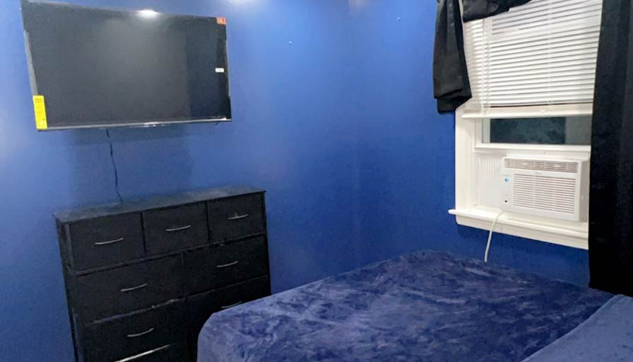 Neshia's room