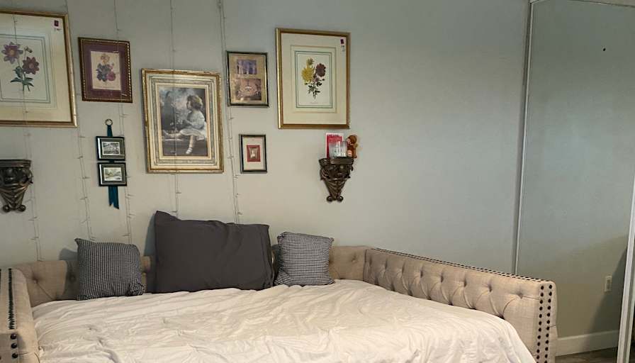 Lecelle's room
