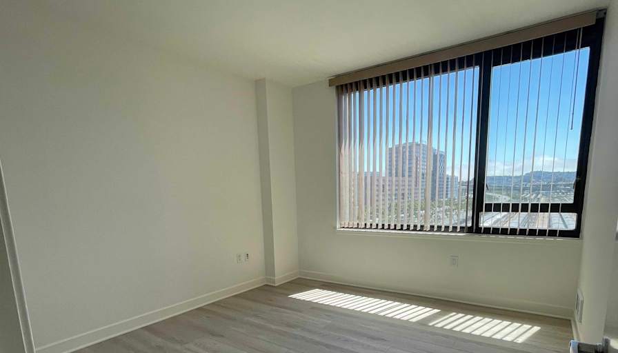 Golden Gate Rentals's room