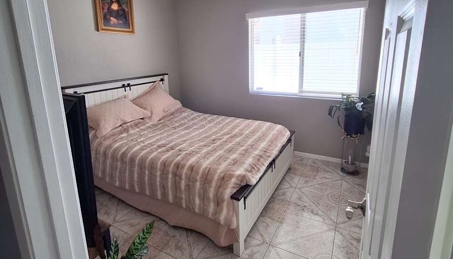Zee's room