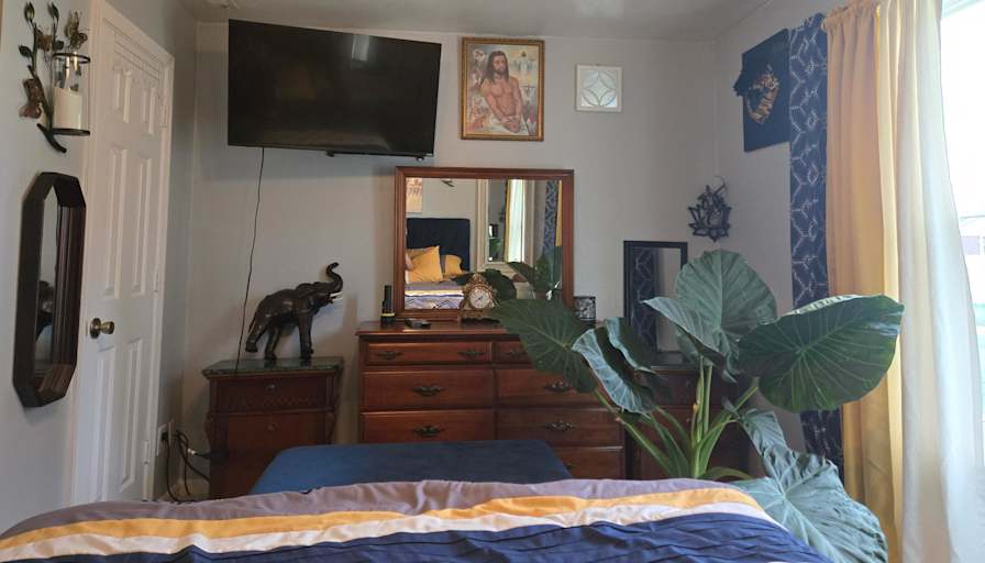 Irhoda M.'s room