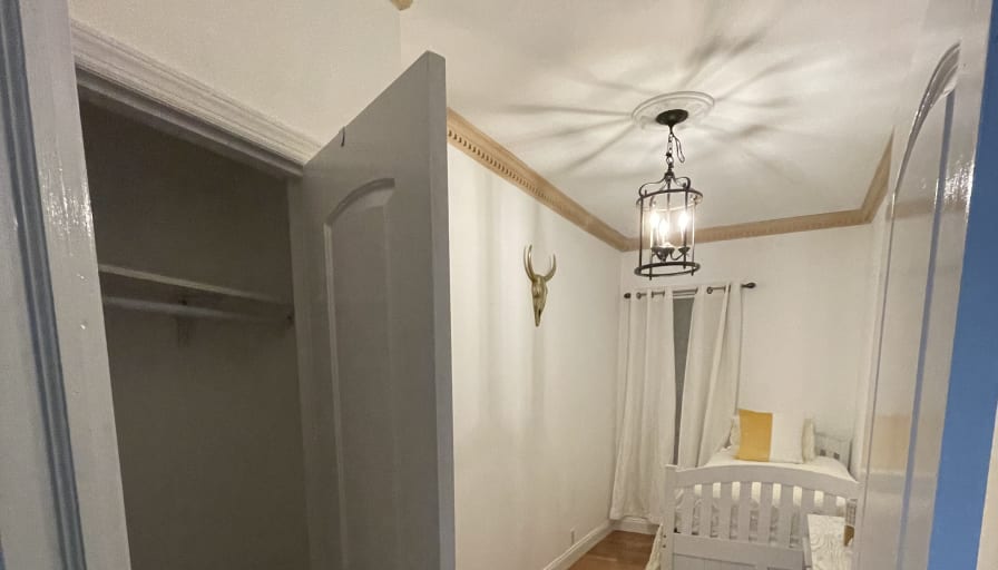 Yoya Henriquez's room