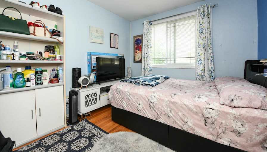 Phil Antonio's room