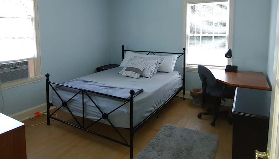 Friendly Center Area's room