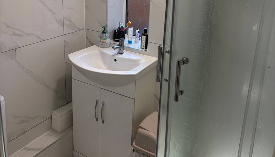 Omar saint's room