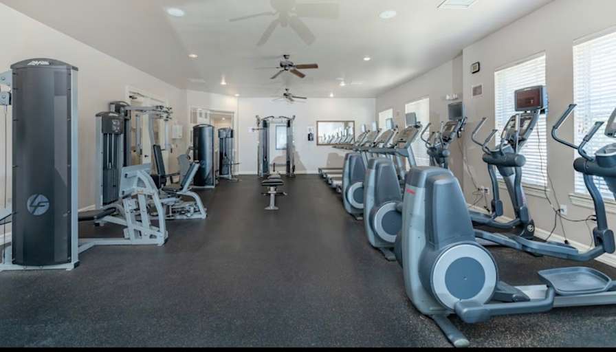 Erick Cervantes's room
