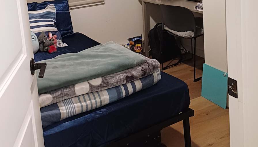 Sheshnabye Ladsawut's room