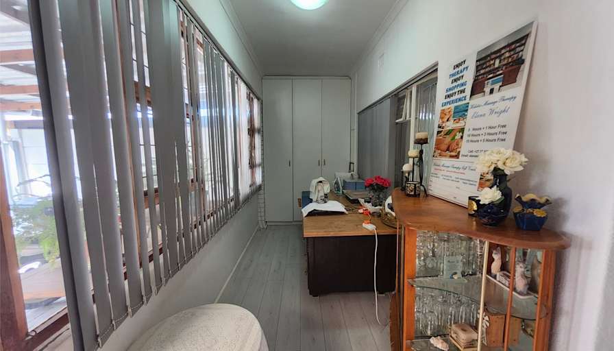 Elana Wright's room
