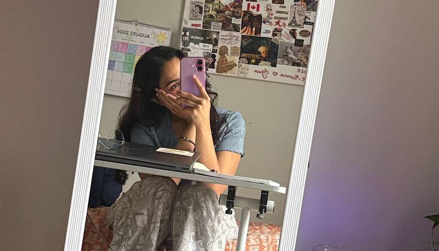Harshpreet's room