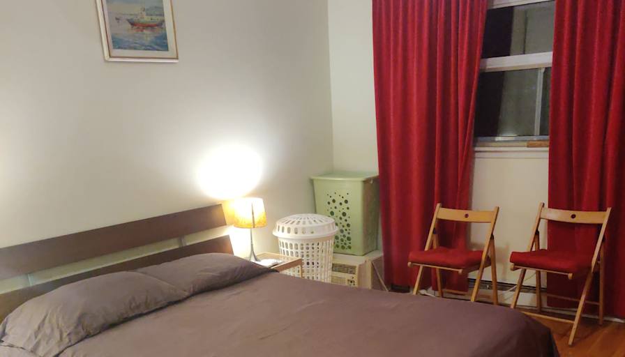 Dragos's room
