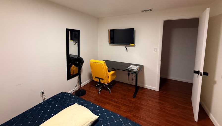 Felipe's room