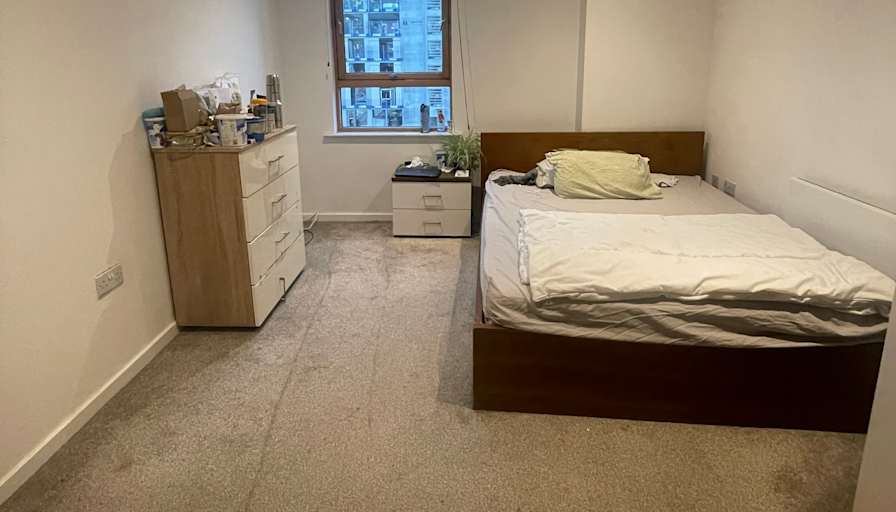 Pavak's room
