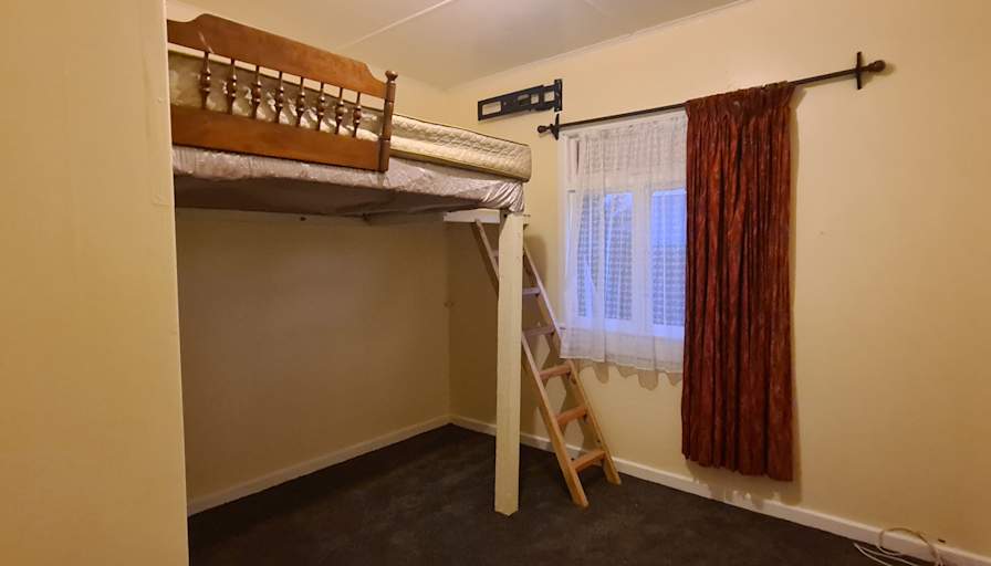 Jo's room