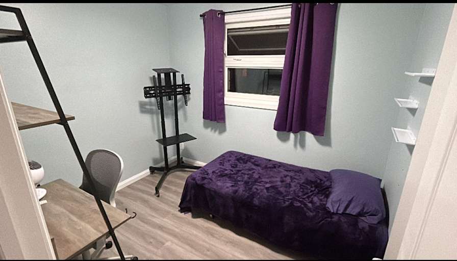 Jazlyn's room