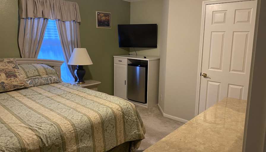 Plano private's room