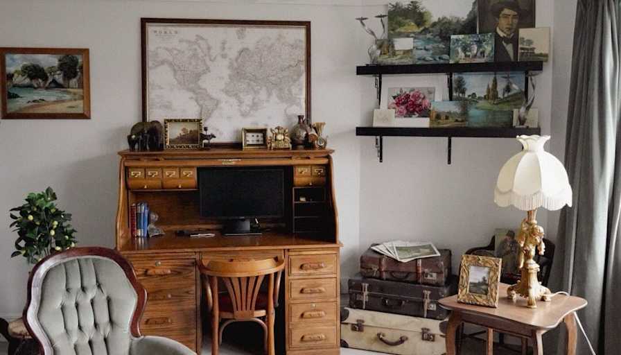 Thuy's room