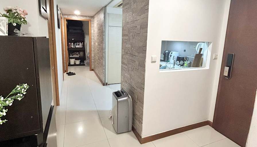 VVA EI's room