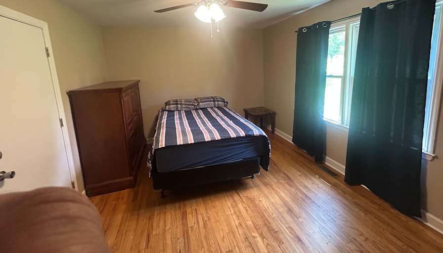 Thomas's room