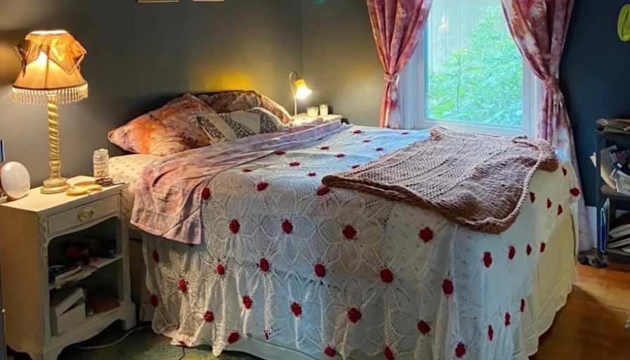 amber marie grace's room