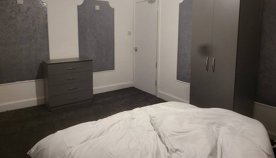Ali's room