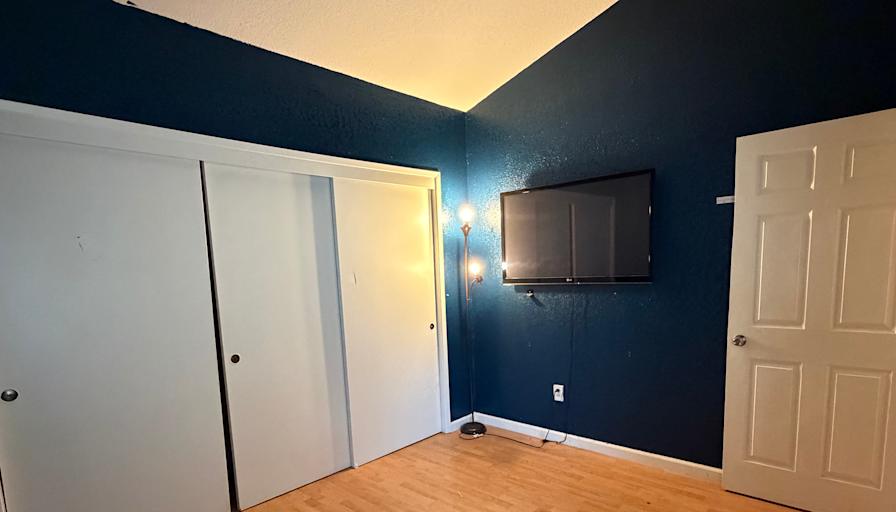 litzy k diaz's room